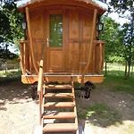 Campsite Charlotte La Roulotte *