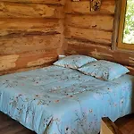 Campsite Charlotte La Roulotte Grosbreuil