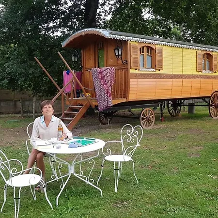 Camping Charlotte La Roulotte *